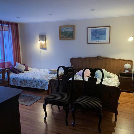 Rueuetli - Cute Old Town Apartment - 2 Big Beds, Free Parking Tartu Exterior foto